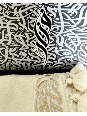 ECHARPE HAYEK CALLIGHRAPHIE & POMPONS