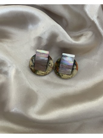 BOUCLES D'OREILLES RONDE NACRE EMAIMLLEE