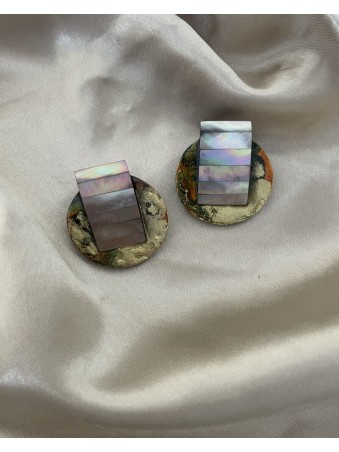 BOUCLES D'OREILLES RONDE NACRE EMAIMLLEE