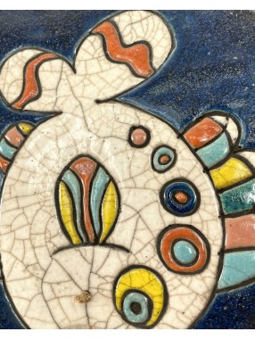 ASSIETTE MURALE  AVEC POISSON SUSPËNDU