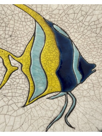 ASSIETTE MURALE AVEC POISSON JAUNE ET BLEU