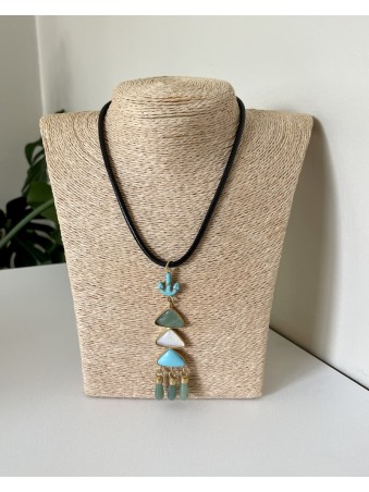 COLLIER  CORODN TROIS TRIANGLE POISON