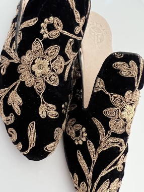 MULES EN DAIM BRODEE GRAND MOTIF