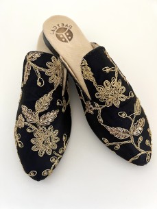 MULES EN TISSU BRODEE GRAND MOTIF 2