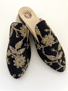 MULES EN TISSU BRODEE GRAND MOTIF