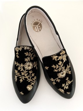 MOCASSIN BRODE EN DORE PETIT MOTIF