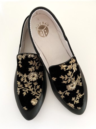 MOCASSIN BRODE EN DORE PETIT MOTIF