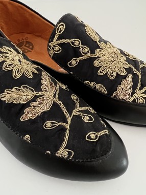 MOCASSIN BRODE EN DORE