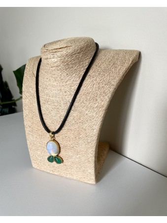 COLLIER CORDON POISSON EN PIERRE DE LUNE