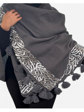 ECHARPE HAYEK CALLIGHRAPHIE&POMPONS