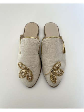 MULES BEIGE BRODEE