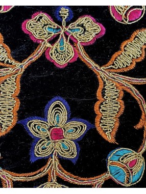 POCHETTE NOIRE BRODEE FLORALE