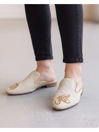 MULES BEIGE BRODEE